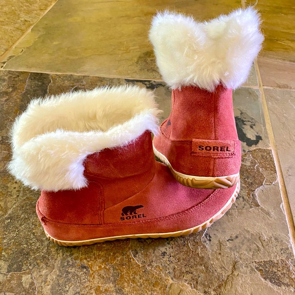 Sorel suede boots - Pinkish red depending on lighting